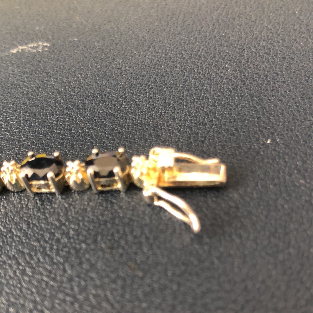 Sapphire tennis bracelet with silver crown beads - Picture 6 of 8